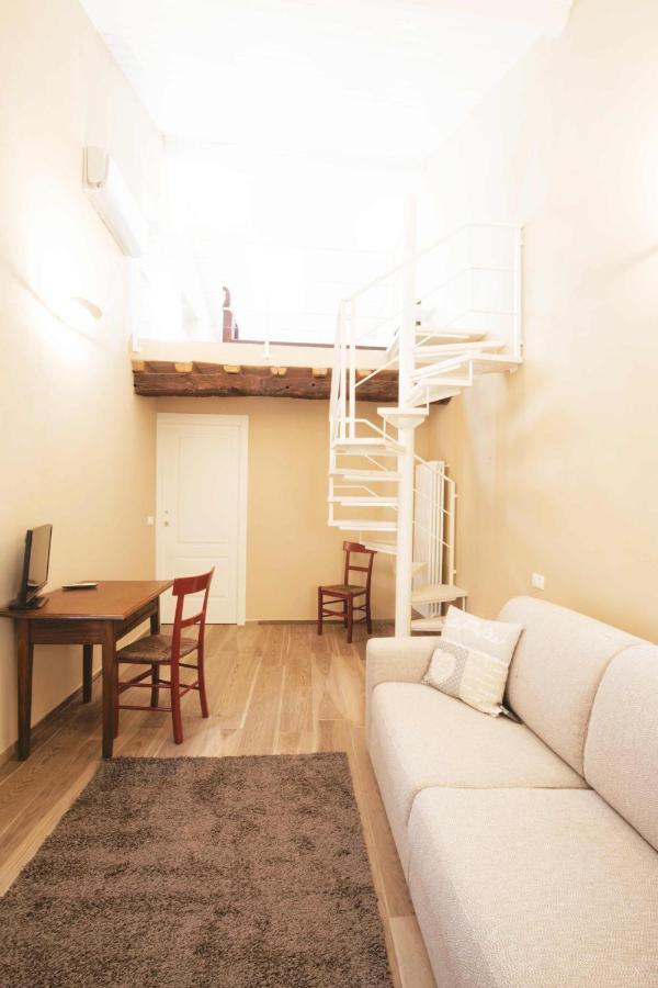 Bed and Breakfast Dimora Della Rocca Костильоле-д'Астри Экстерьер фото
